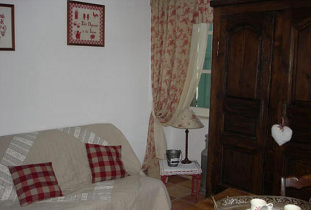 Au Bon Gre D'Hugoline Bed and Breakfast Blanzac  Δωμάτιο φωτογραφία