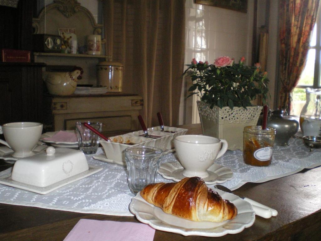 Au Bon Gre D'Hugoline Bed and Breakfast Blanzac  Εξωτερικό φωτογραφία