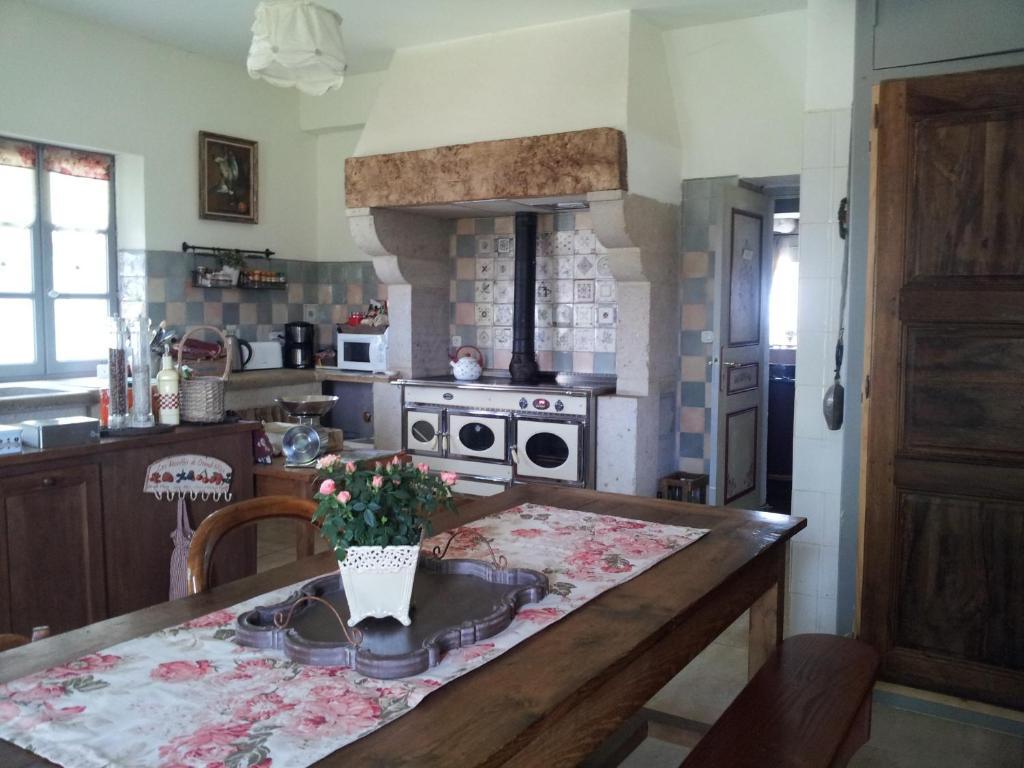 Au Bon Gre D'Hugoline Bed and Breakfast Blanzac  Εξωτερικό φωτογραφία